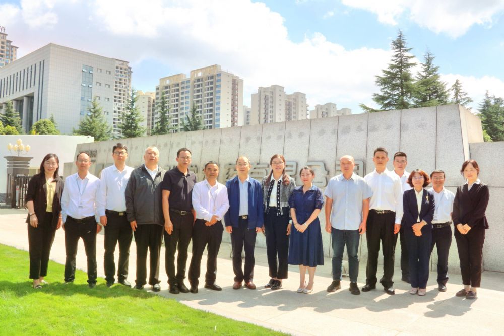 云南中醫(yī)藥大學校長丁中濤到永孜堂考察